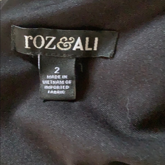 Black dress with pattern - Picture 5 of 5